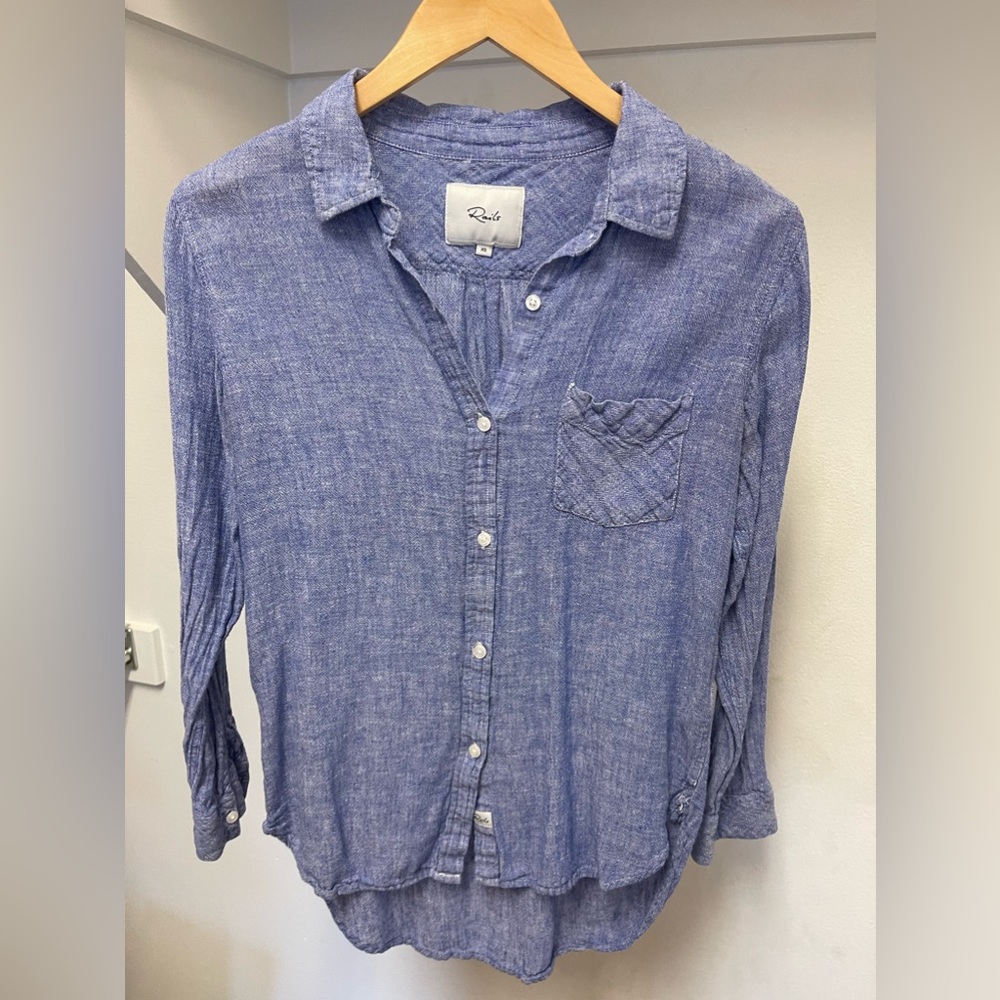 Rails linen blend button up top